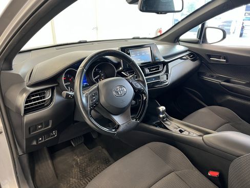 Used 2018 Toyota C-HR XLE image 24