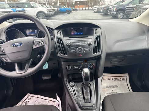 Used 2015 Ford Focus SE image 16