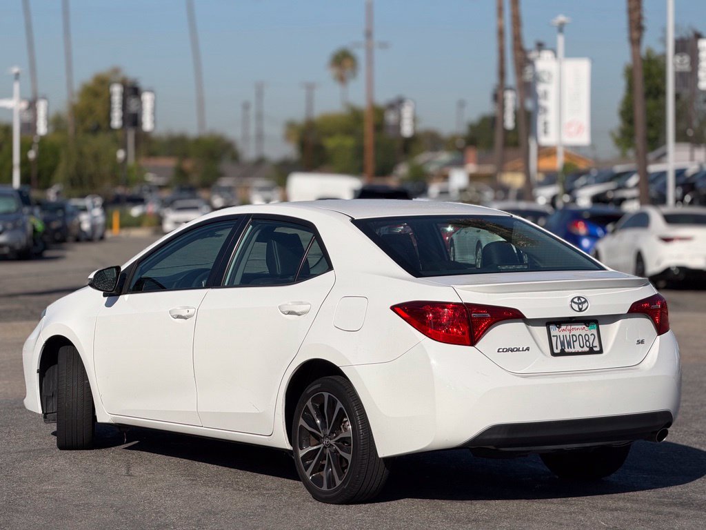 Used 2017 Toyota Corolla SE FWD image 2