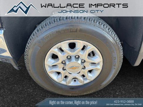 Used 2021 Chevrolet Silverado 2500 LTZ w/ LTZ Convenience Package AWD/4WD image 9