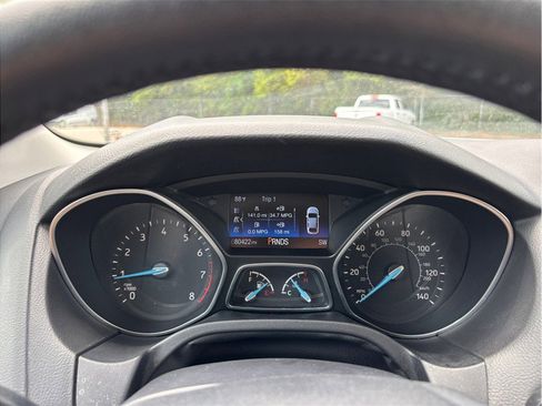 Used 2018 Ford Focus Titanium w/ Titanium Technology Package FWD image 25