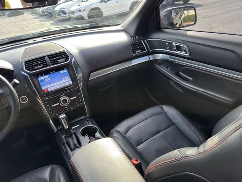 Used 2017 Ford Explorer Sport w/ Equipment Group 401A AWD/4WD image 30