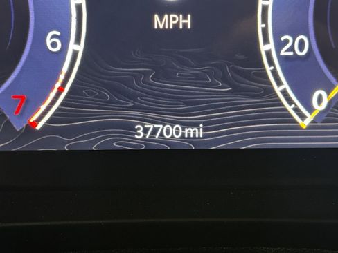 Used 2025 Jeep Grand Cherokee Altitude AWD/4WD image 39