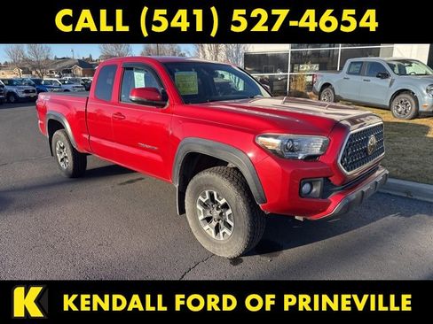 Used 2019 Toyota Tacoma TRD Off-Road image 2