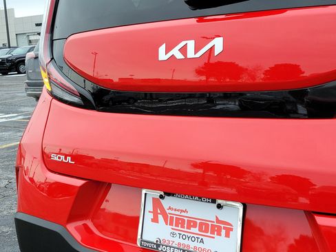 Used 2025 Kia Soul LX w/ LX Technology Package image 7