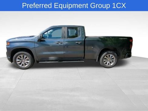 Used 2020 Chevrolet Silverado 1500 Custom w/ Custom Value Package AWD/4WD image 3