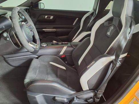 Used 2022 Ford Mustang Shelby GT500 w/ Technology Package RWD image 19