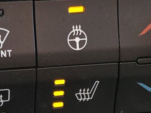 Used 2024 Jeep Wrangler Sahara image 5