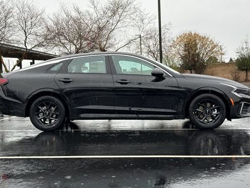 New 2026 Kia K5 LXS FWD image 3