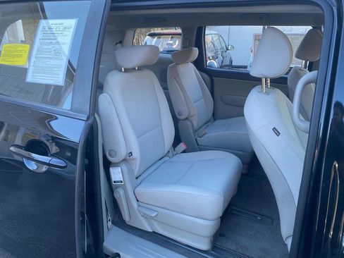 Used 2018 Kia Sedona L image 26