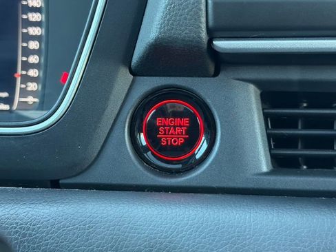 Used 2025 Honda Pilot Black Edition image 22