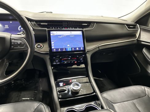 Used 2021 Jeep Grand Cherokee L Limited AWD/4WD image 30