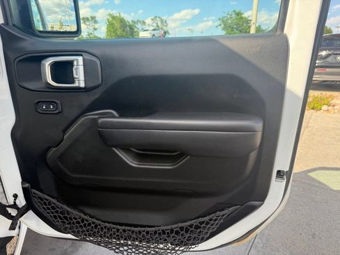 Used 2018 Jeep Wrangler Unlimited Sport S AWD/4WD image 29