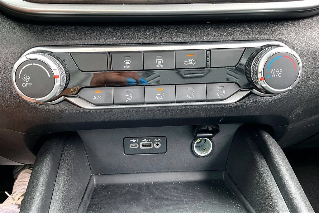 Used 2025 Nissan Altima 2.5 SV FWD image 14