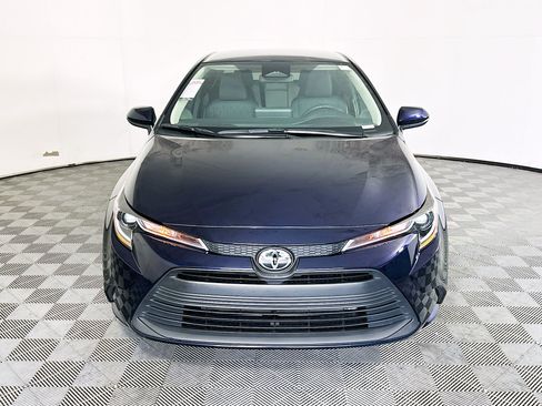 Used 2025 Toyota Corolla LE FWD image 8