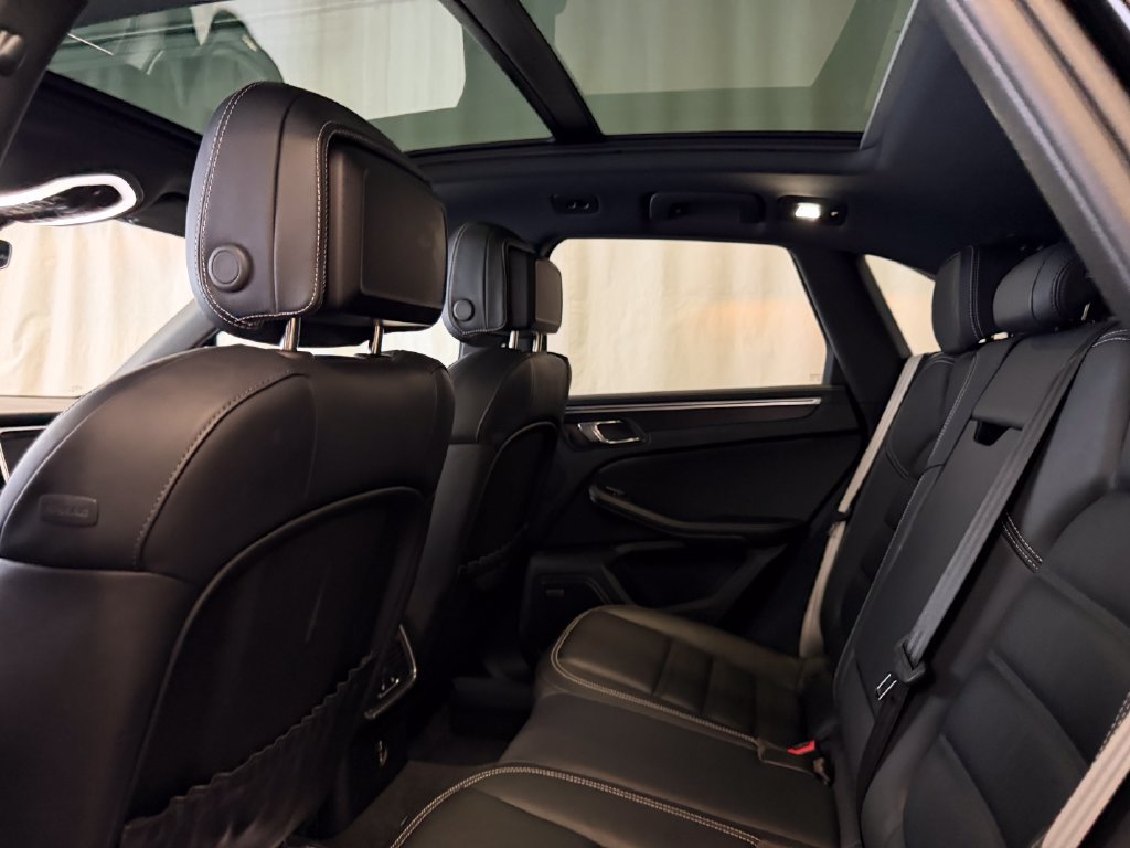 Certified 2023 Porsche Macan GTS AWD/4WD image 25