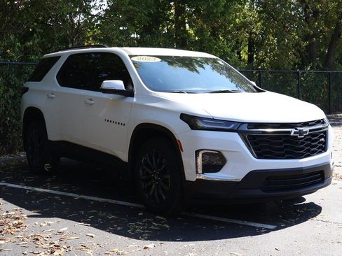 Certified 2023 Chevrolet Traverse RS w/ LPO, Floor Liner Package image 12