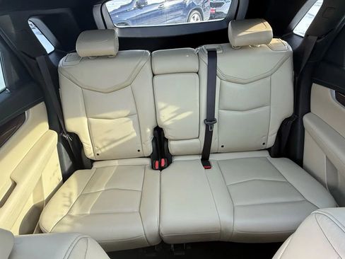 Used 2017 Cadillac XT5 Luxury image 32