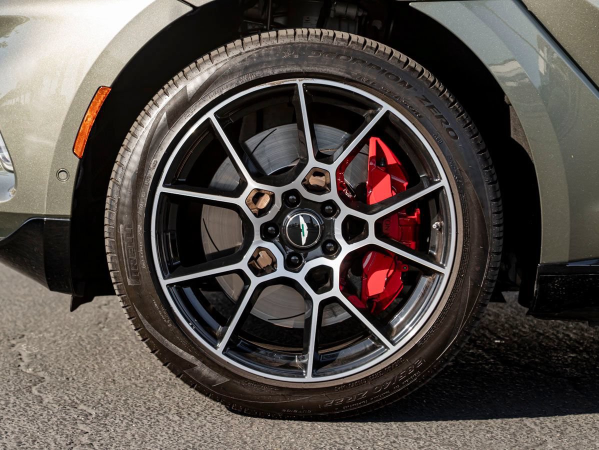 Used 2024 Aston Martin DBX AWD/4WD image 4