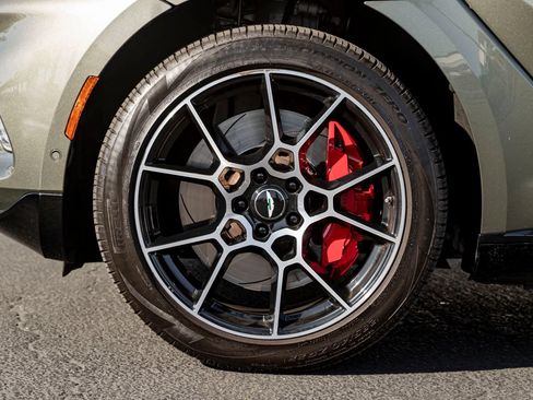 Used 2024 Aston Martin DBX AWD/4WD image 4