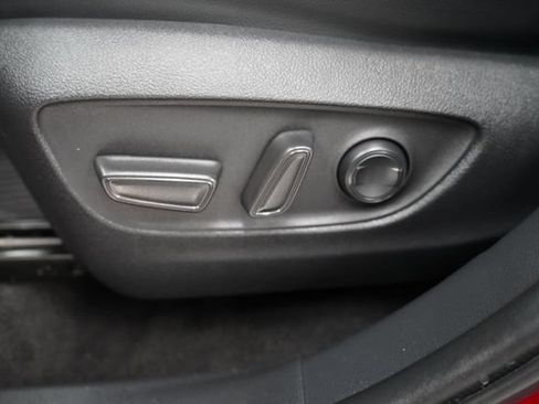Used 2023 Toyota Highlander XSE AWD/4WD image 13