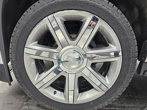 Used 2019 Cadillac Escalade Luxury AWD/4WD image 9