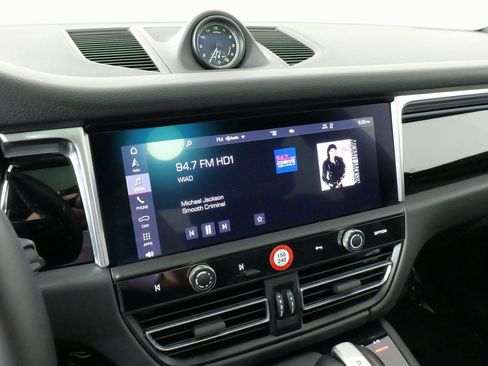 Used 2024 Porsche Macan image 51