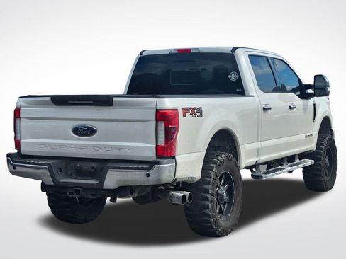 Used 2017 Ford F250 Lariat w/ Lariat Ultimate Package image 9