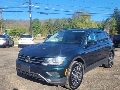 Used 2019 Volkswagen Tiguan SE w/ Panoramic Sunroof Package AWD/4WD image 4