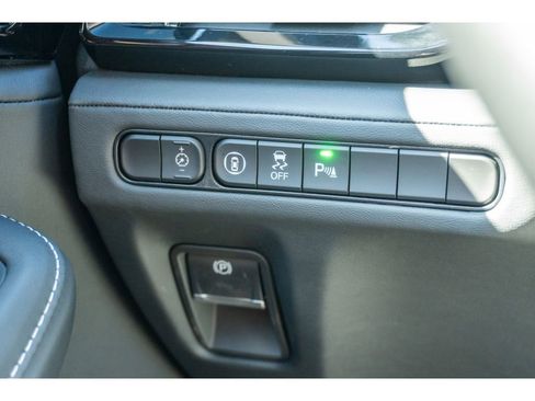 Used 2025 Acura MDX SH-AWD w/ Technology Package image 29