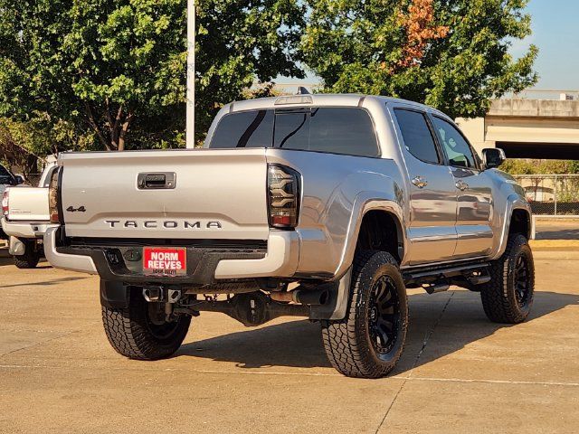 Used 2020 Toyota Tacoma SR5 w/ Technology Package AWD/4WD image 3