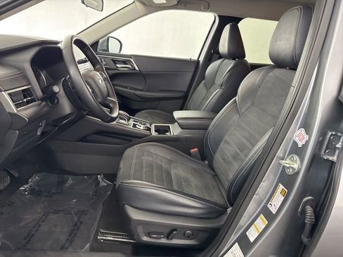 Used 2024 Mitsubishi Outlander SE image 26