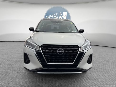Used 2023 Nissan Kicks SV image 9
