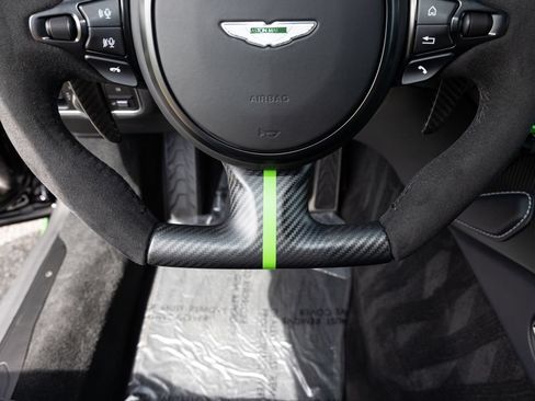 Used 2023 Aston Martin V12 Vantage RWD image 38