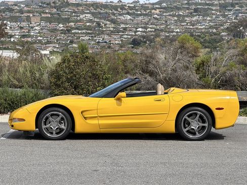 Used 2002 Chevrolet Corvette Convertible w/ Preferred Equipment Group2 RWD image 3