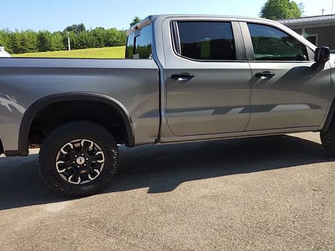 Used 2024 Chevrolet Silverado 1500 ZR2 w/ Technology Package image 9