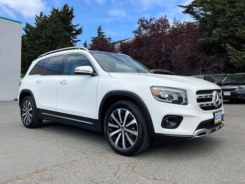 Used 2022 Mercedes-Benz GLB 250 4MATIC image 2