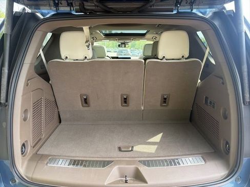 Used 2025 GMC Yukon Denali w/ Sun & Power Step Package AWD/4WD image 13