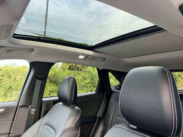 Certified 2023 Ford Escape Platinum w/ Premium Technology Package AWD/4WD image 24