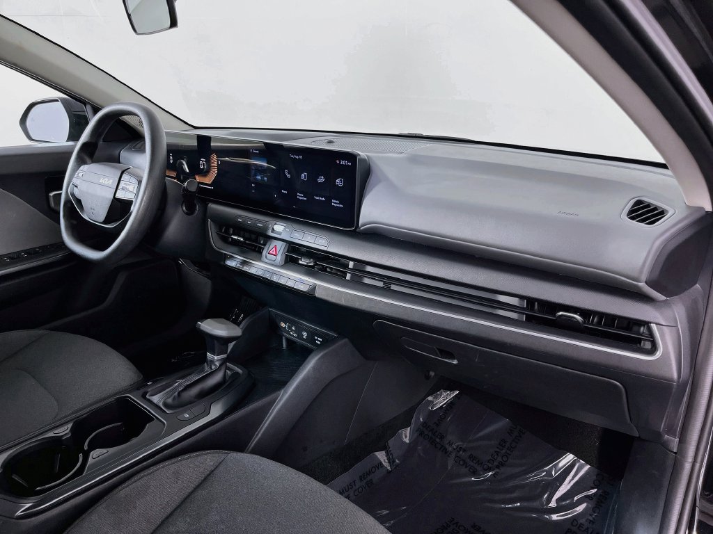 Used 2025 Kia K4 FWD image 33