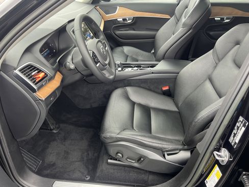 Used 2023 Volvo XC90 B6 Core w/ Protection Package Premier image 11