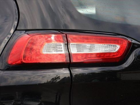 Used 2016 Jeep Cherokee High Altitude FWD image 11