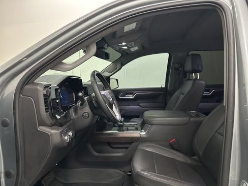 Used 2023 GMC Sierra 1500 SLT AWD/4WD image 24