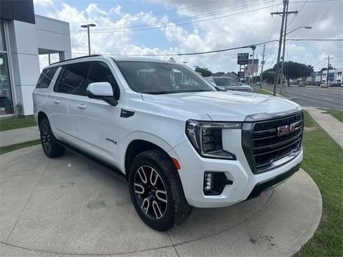 Used 2023 GMC Yukon XL AT4 w/ AT4 Premium Plus Package image 4