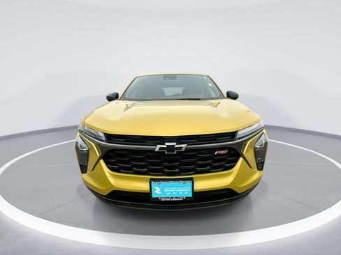 Used 2024 Chevrolet Trax RS w/ Driver Confidence Package image 3