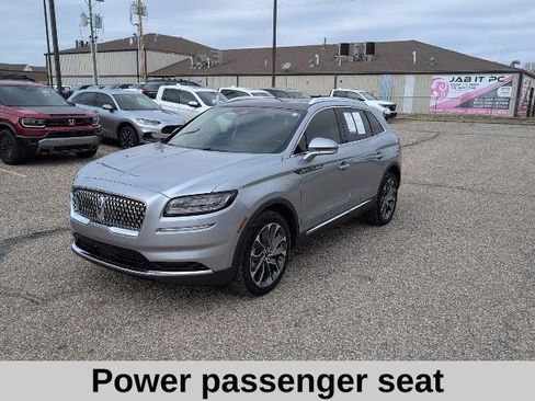 Used 2022 Lincoln Nautilus Reserve image 13