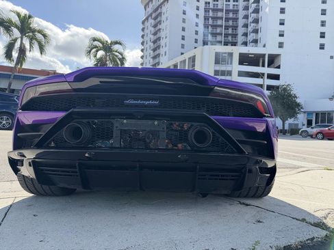 Used 2020 Lamborghini Huracan EVO image 17