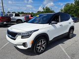Used 2022 Kia Seltos SX image 3