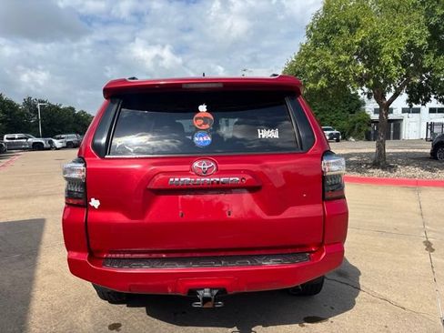 Used 2020 Toyota 4Runner SR5 AWD/4WD image 6