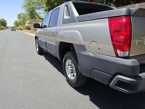 Used 2002 Chevrolet Avalanche 2500 RWD image 15